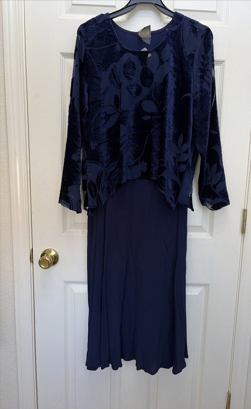 Rabbit Rabbit Designs Women's Maxi Dress Size 10 Navy Blue Floral
